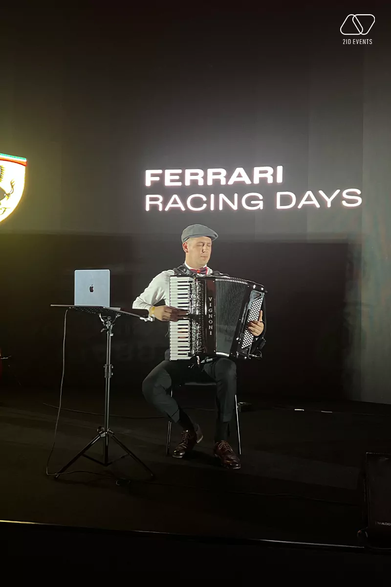 ACCORDIONIST-IN-DUBAI-1