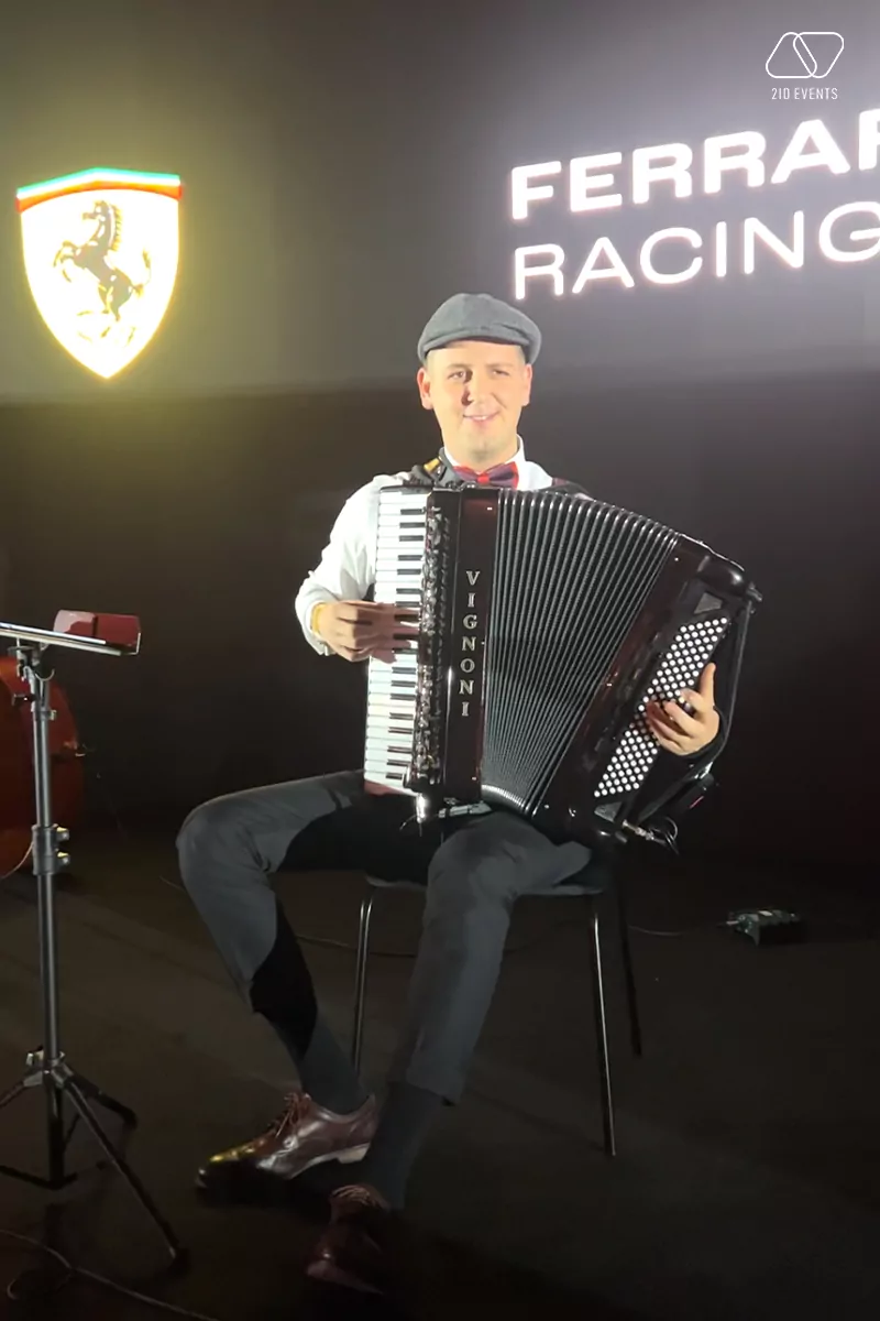 ACCORDIONIST-IN-DUBAI-3