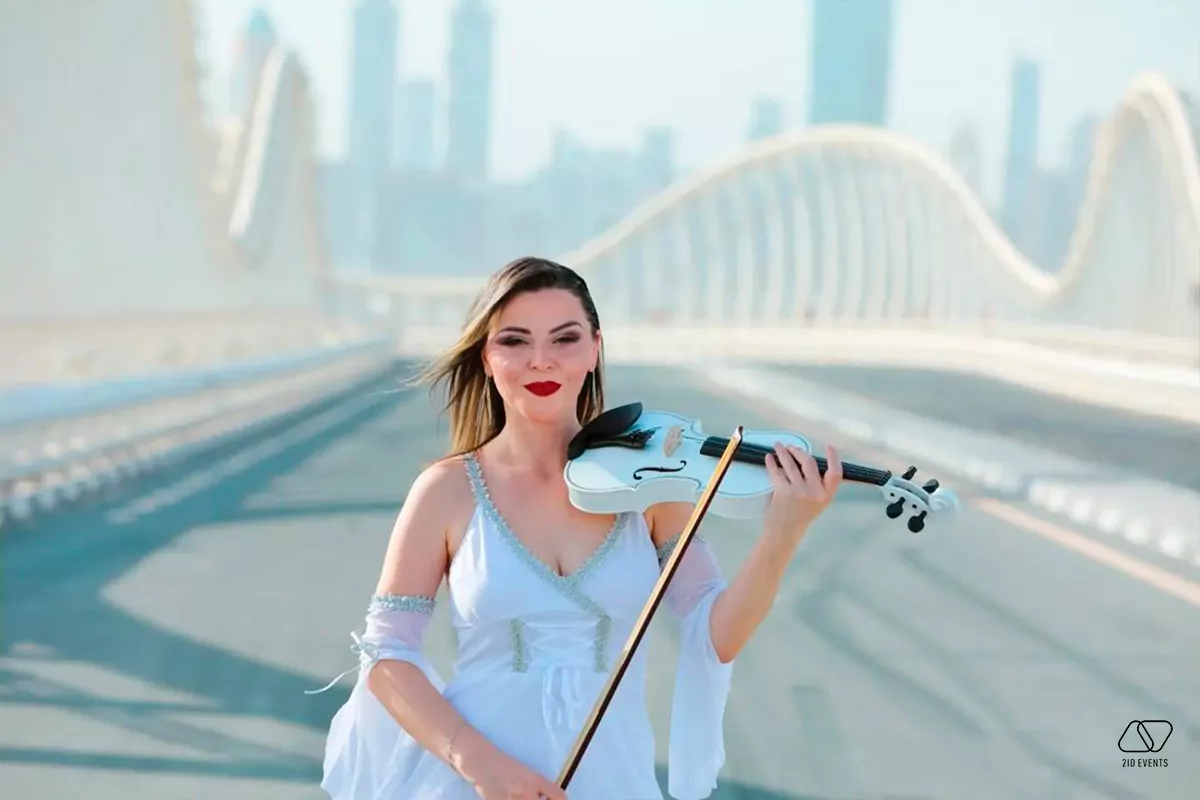 CLASSICAL-AND-ELECTRIC-VIOLINIST-IN-THE-UAE-2
