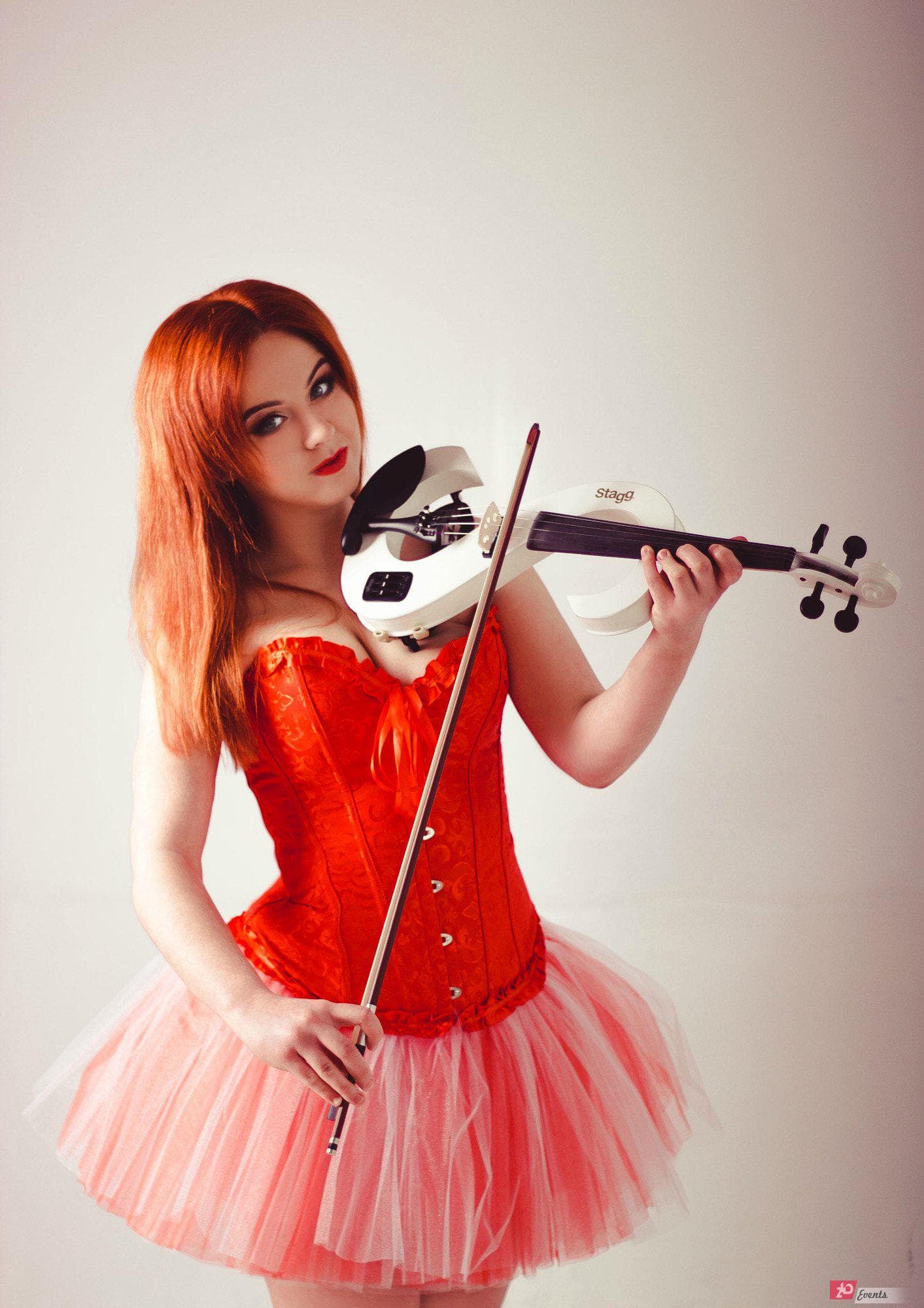 ELECTRIC AND ACOUSTIC TRIO IN DUBAI