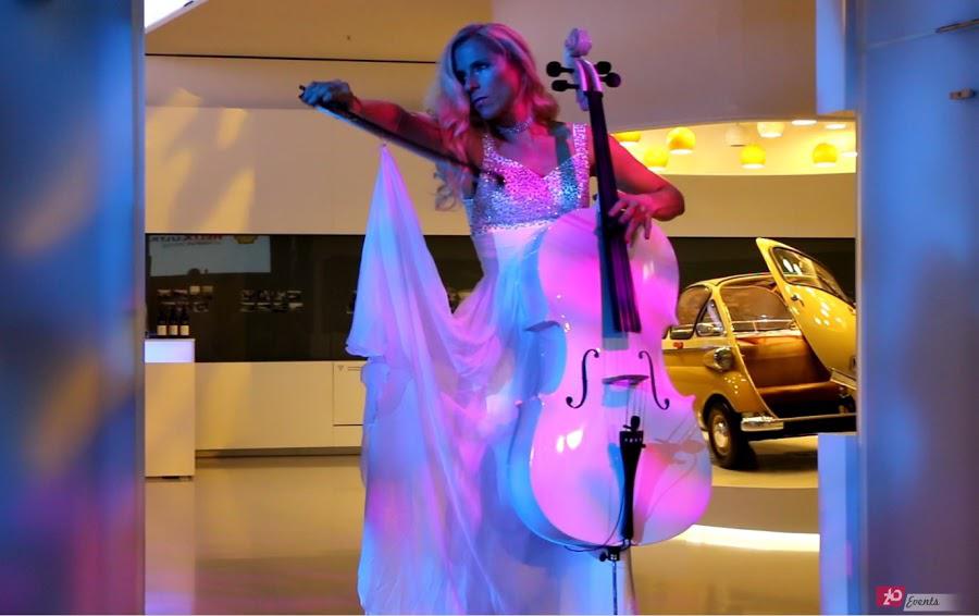 CELLIST-AND-CONTORTIONIST-IN-DUBAI-1.jpg