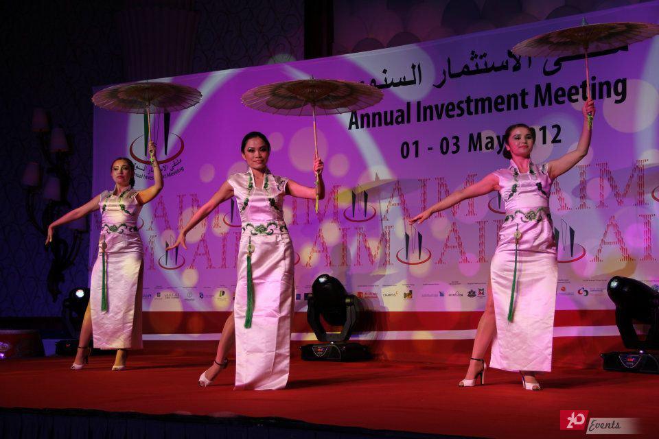 CHINESE UMBRELLA DANCE IN DUBAI