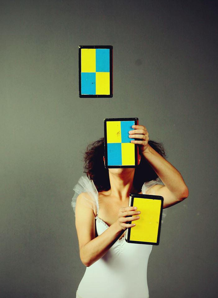 FEMALE BOX JUGGLER IN DUBAI