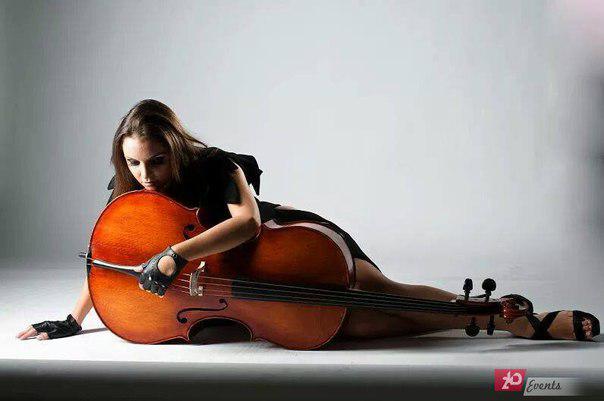 FEMALE CELLIST IN DUBAI