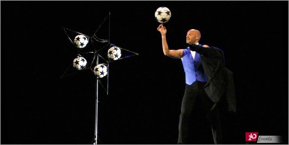 FOOTBALL JUGGLER ACT IN DUBAI