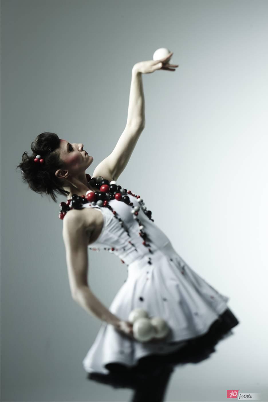 JUGGLING BALLERINA IN DUBAI