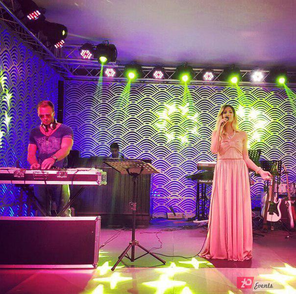 FEMALE COVER SINGER IN THE UAE